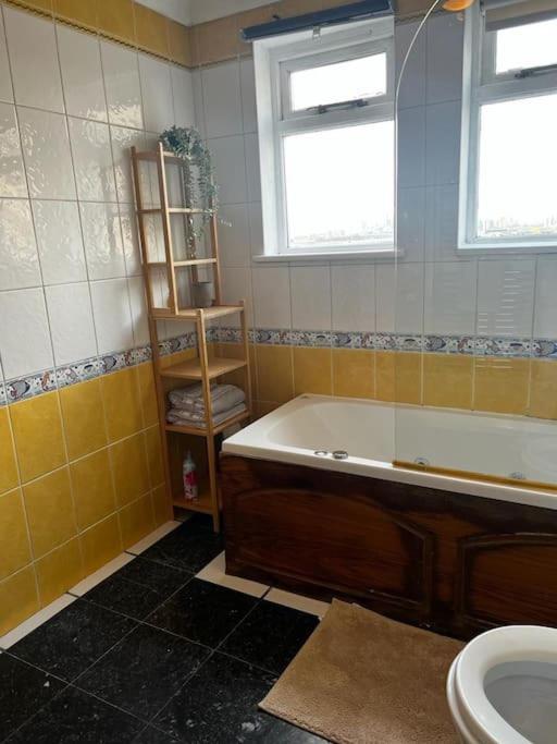 Quirky Studio Flat Selfcontained London Eksteriør billede